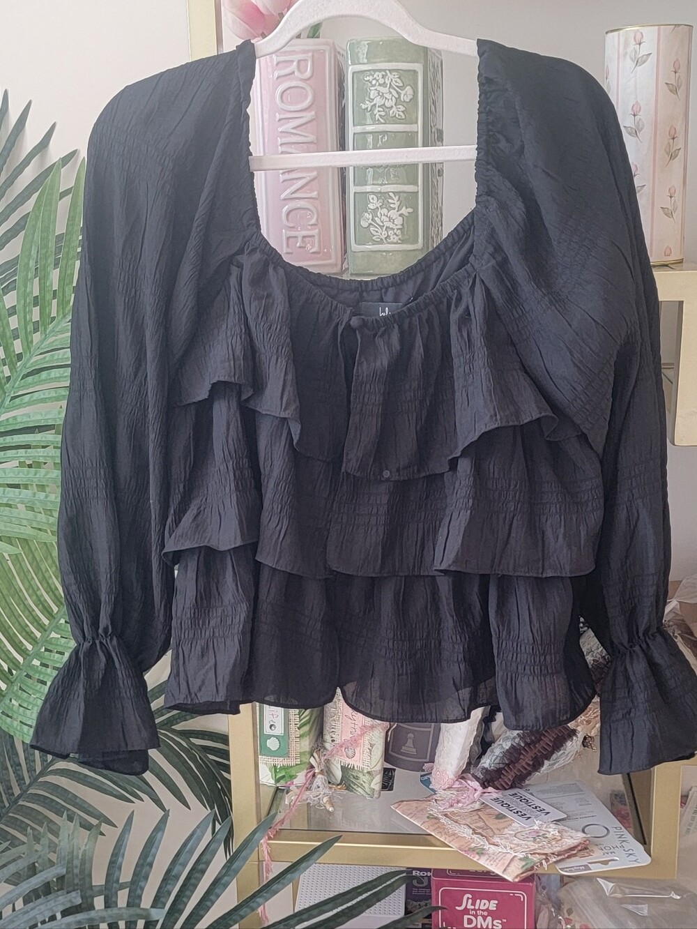 NWT -Lulus Black Tiered Ruffled Long Sleeve Top - Size L - Picture 4 of 6
